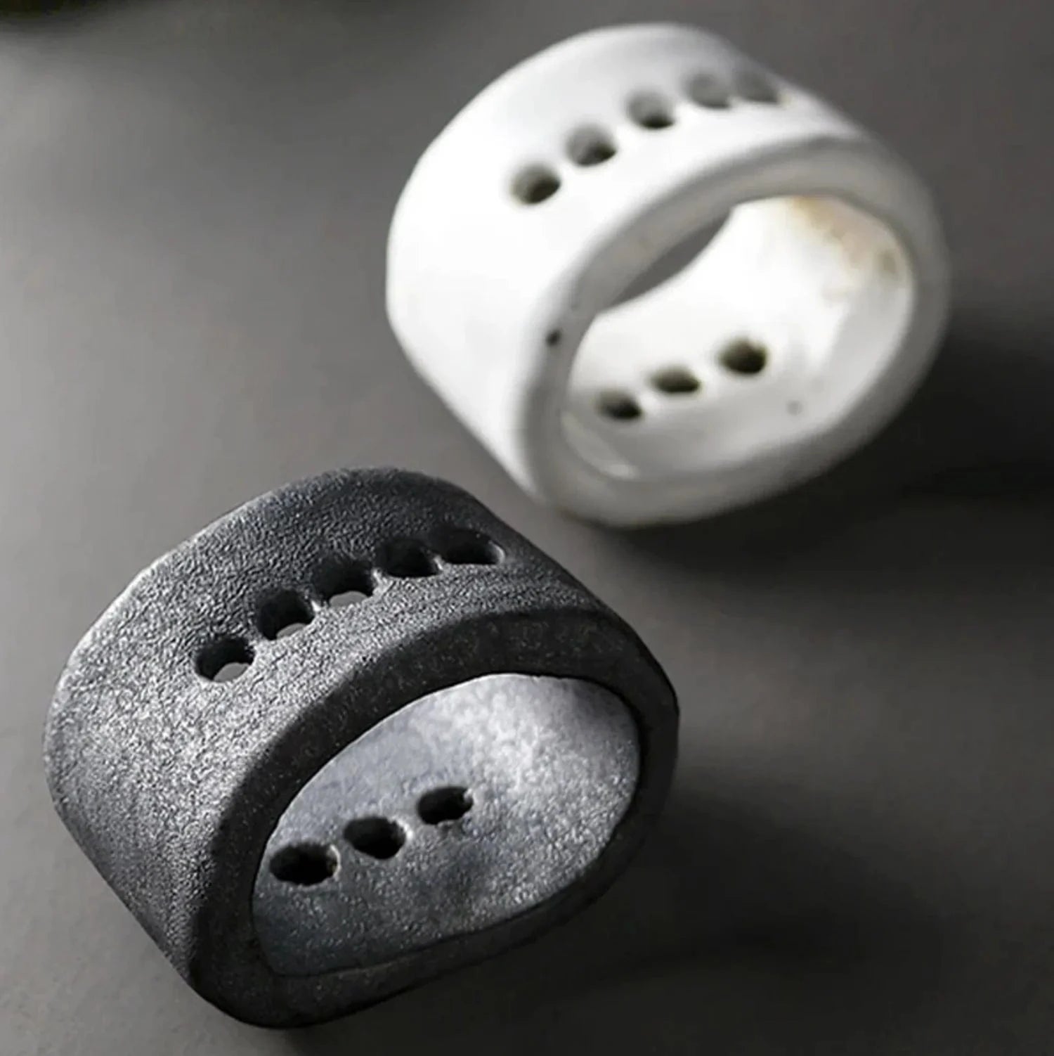 Support en céramique ikebana