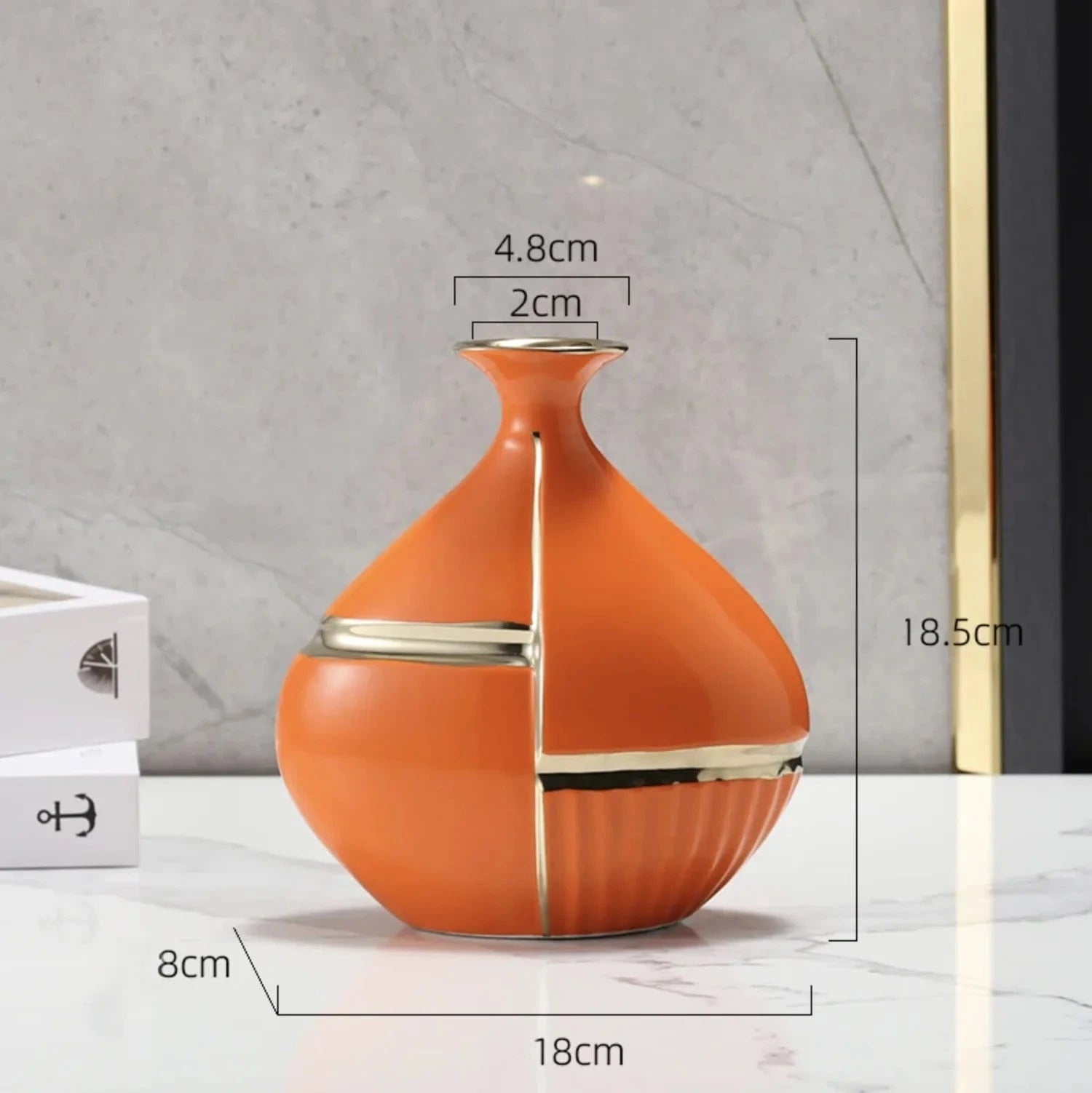 Petit / Orange Vase japonais futuriste