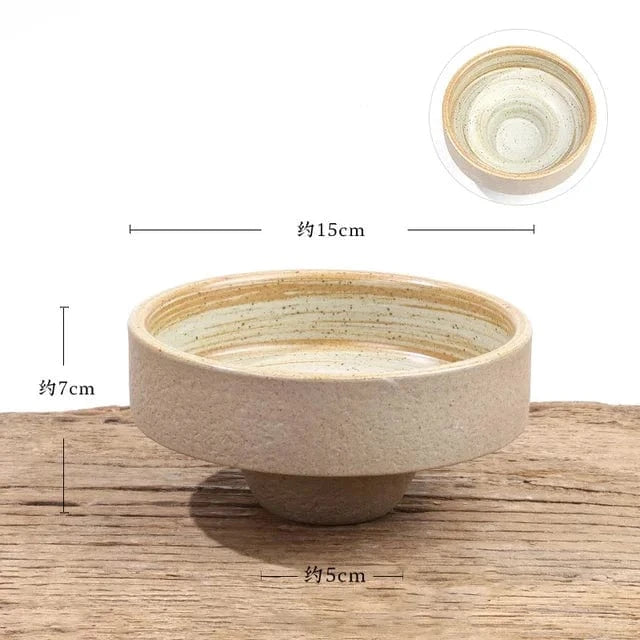 Beige Vase ikebana rond surélevé