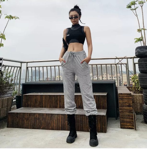 Crop-top techwear