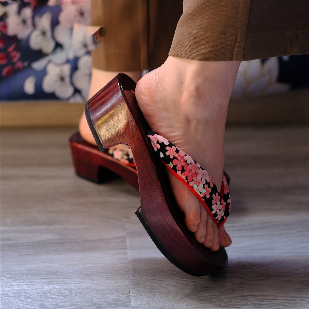 Geta Japonaise à Haut Talon