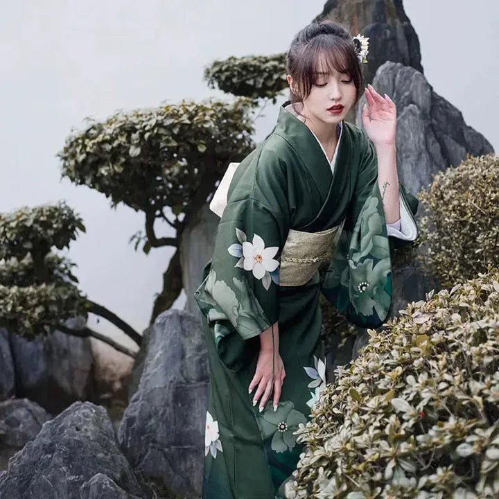 Kimono Japonais Femme Vert ‘Hanashōbu’