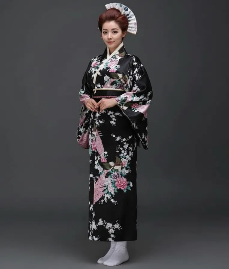 Kimono traditionnel fleuri noir