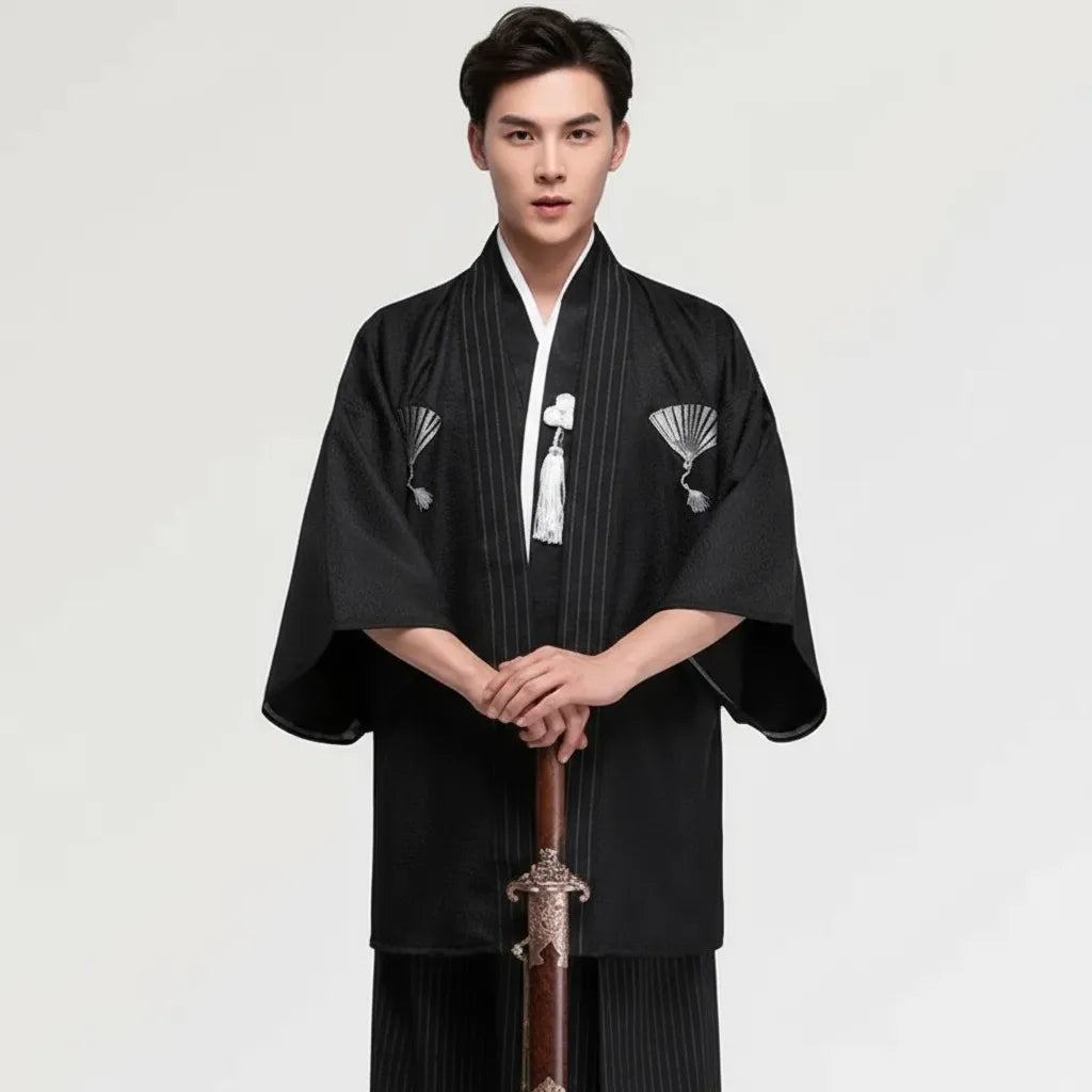 Kimono de Cérémonie Japonaise Homme – Haori Noir & Hakama Rayé