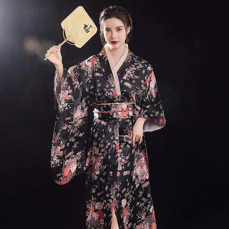 Kimono femme noir fleuri