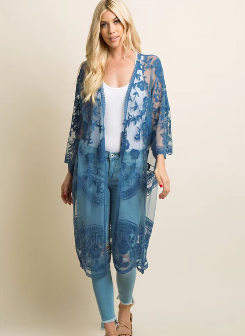 Kimono long bleu en dentelle