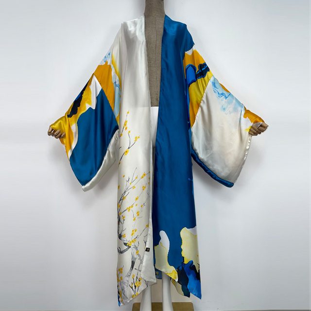 Robe avec manche d'un kimono